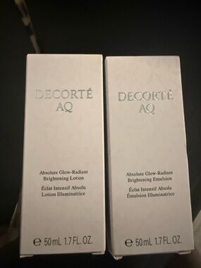 Decorate AQ Brightening lotion and Glow radiant emulsion set